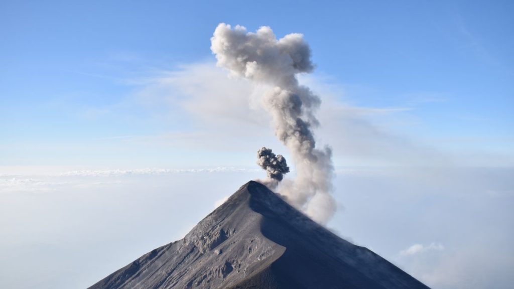 Predicting volcanic eruptions