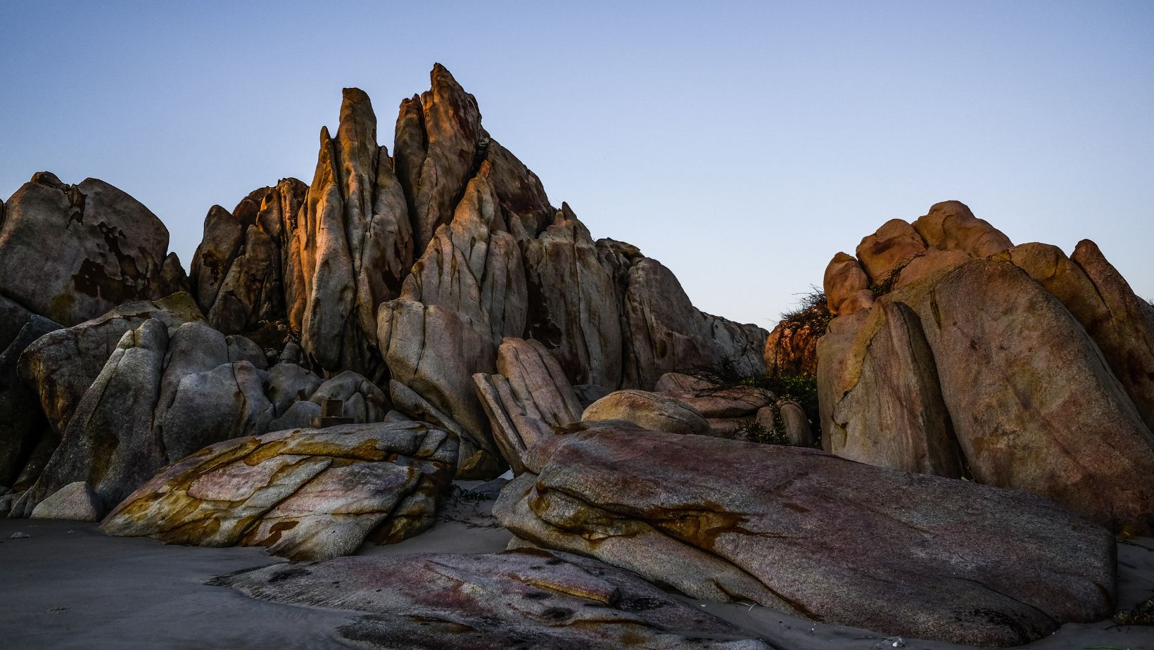 Explore the Amazing World of Geology Rocks!