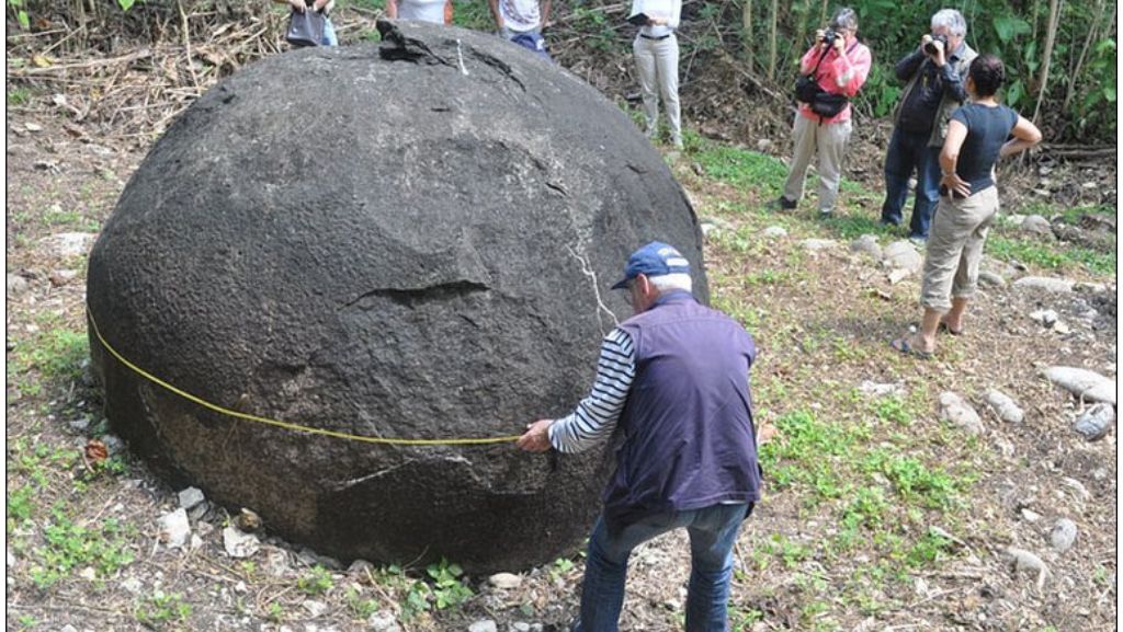 Costa Rica Stone Balls_mimaed____