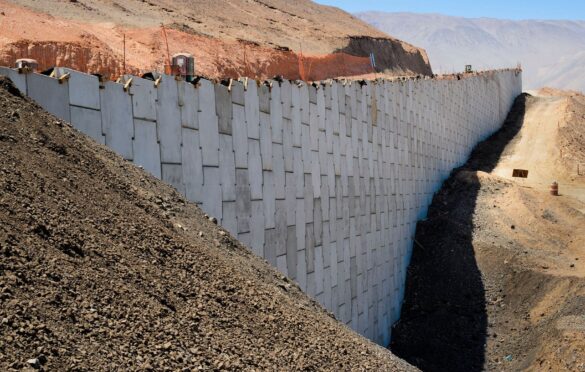 What is a Reinforced Earth Wall